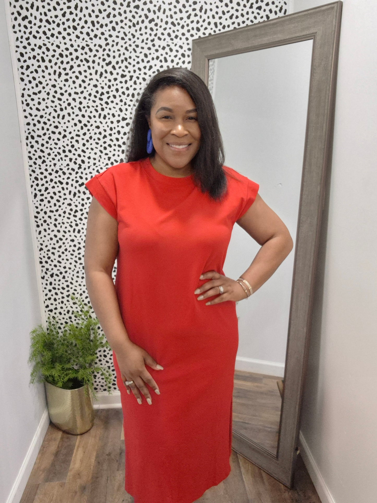 Round neck short sleeve midi dress