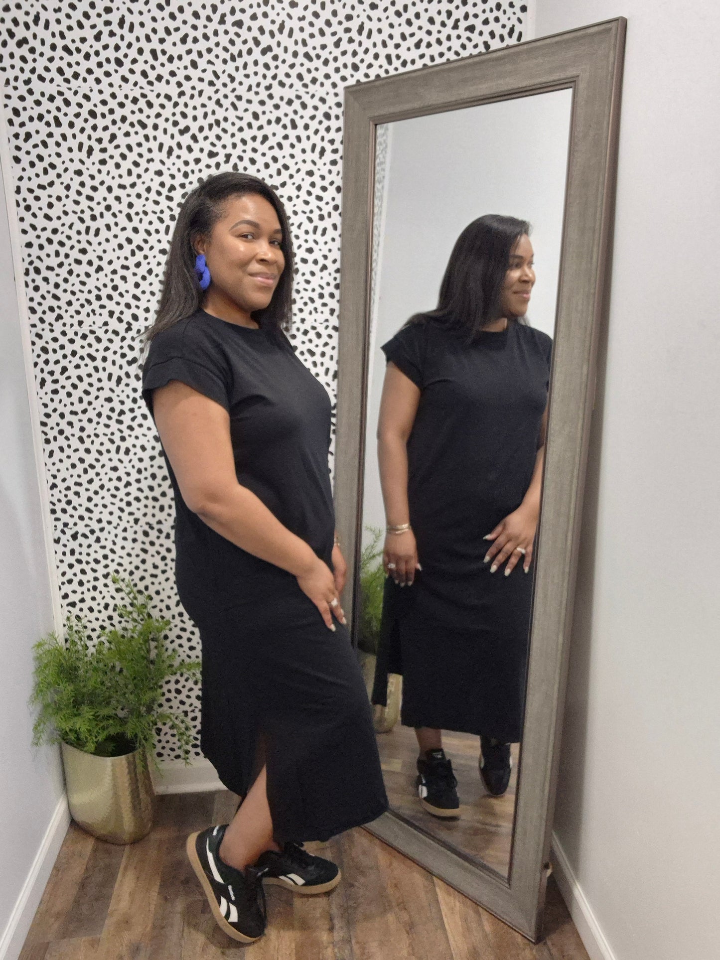 Round neck short sleeve midi dress