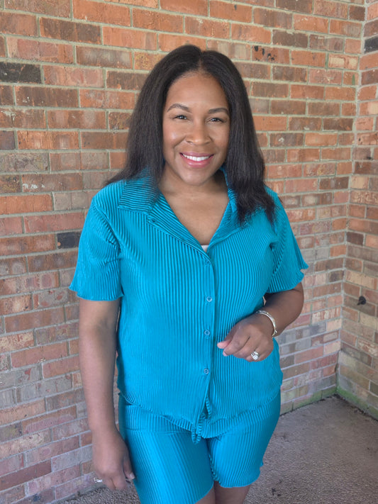Trendy Crinkled Button-Up Short Sleeve Top and Shorts Set: PEACOCK BLUE