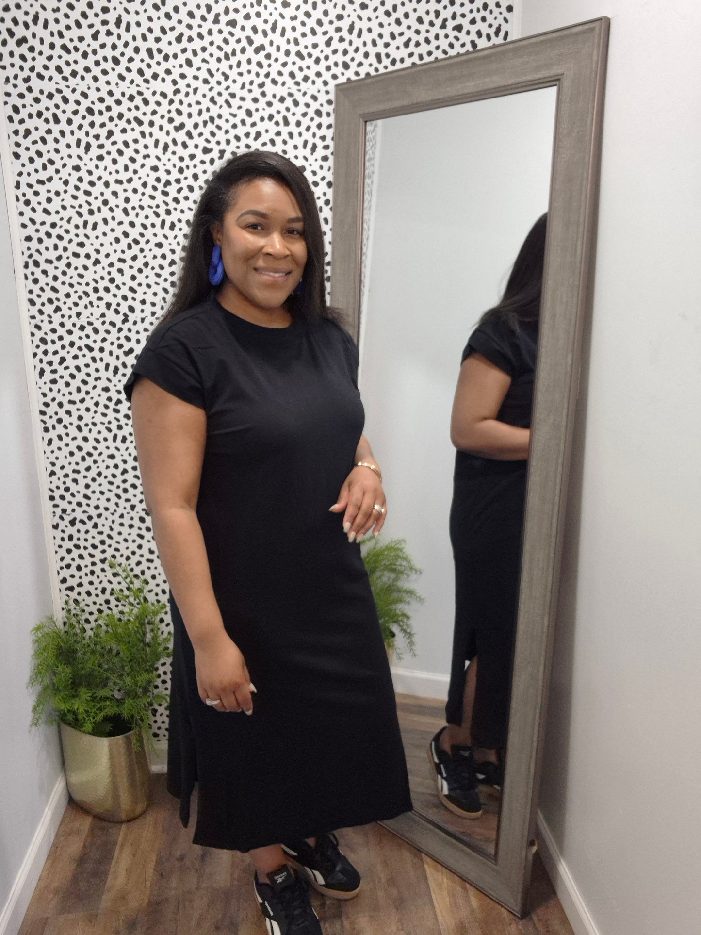 Round neck short sleeve midi dress