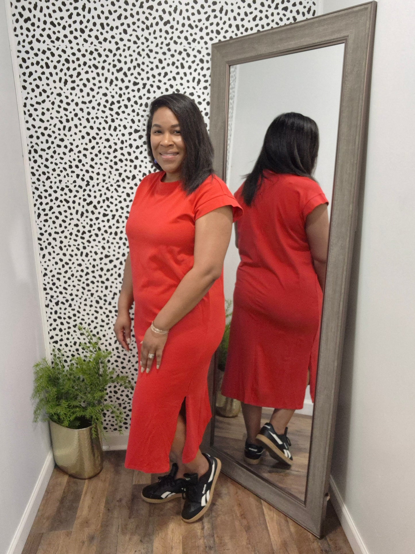 Round neck short sleeve midi dress