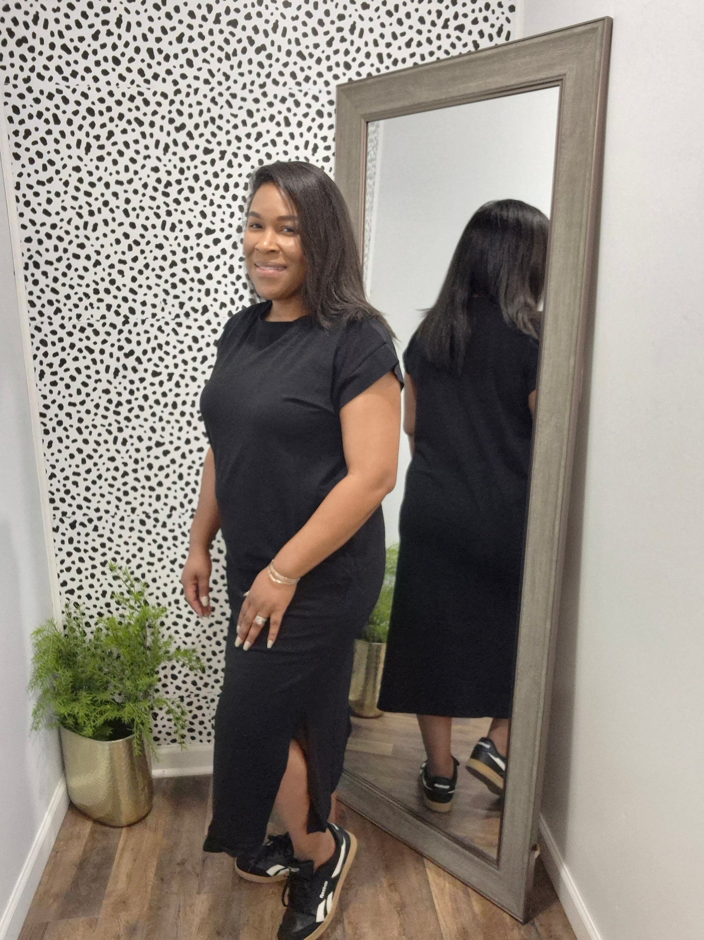 Round neck short sleeve midi dress