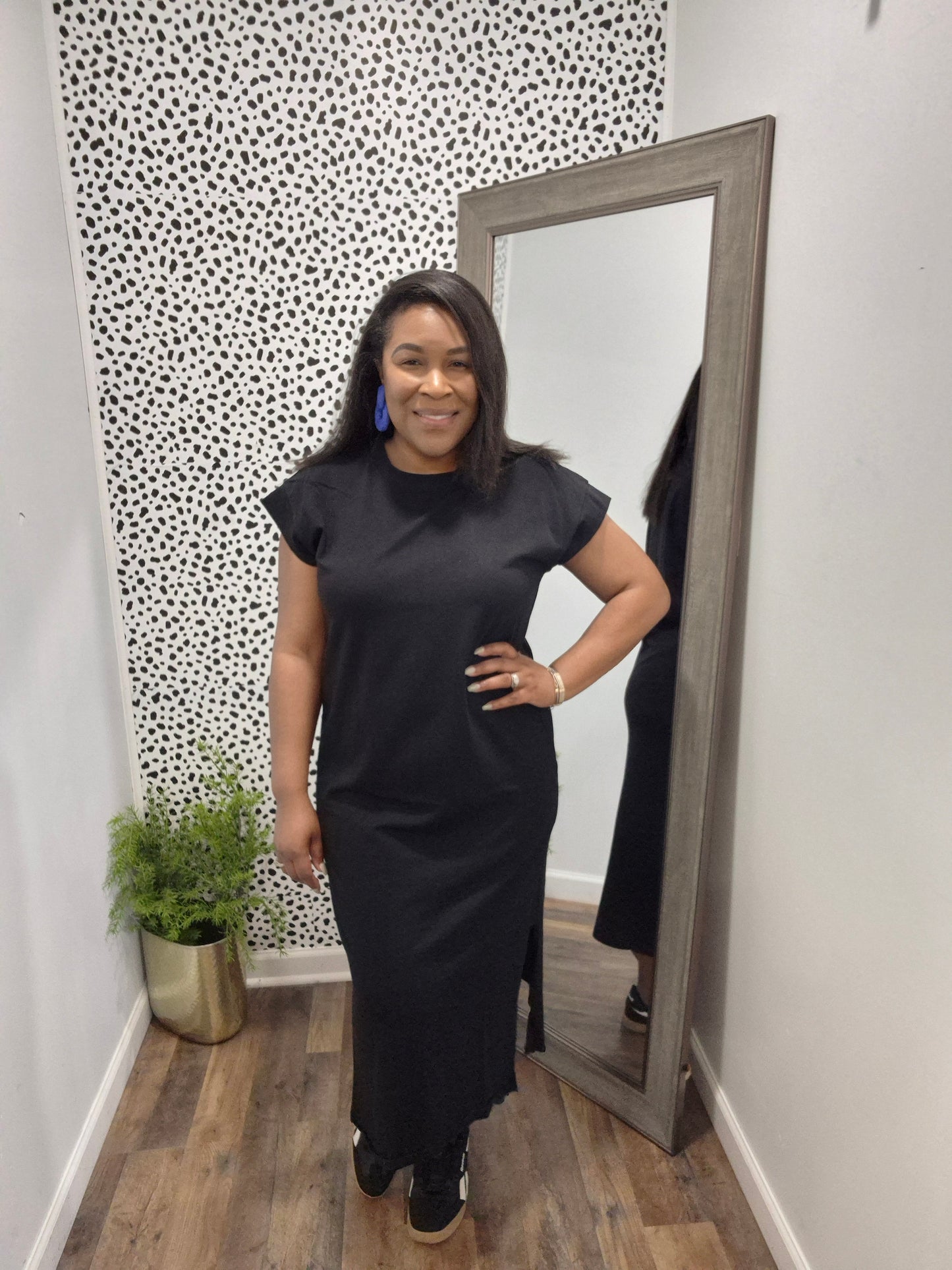 Round neck short sleeve midi dress
