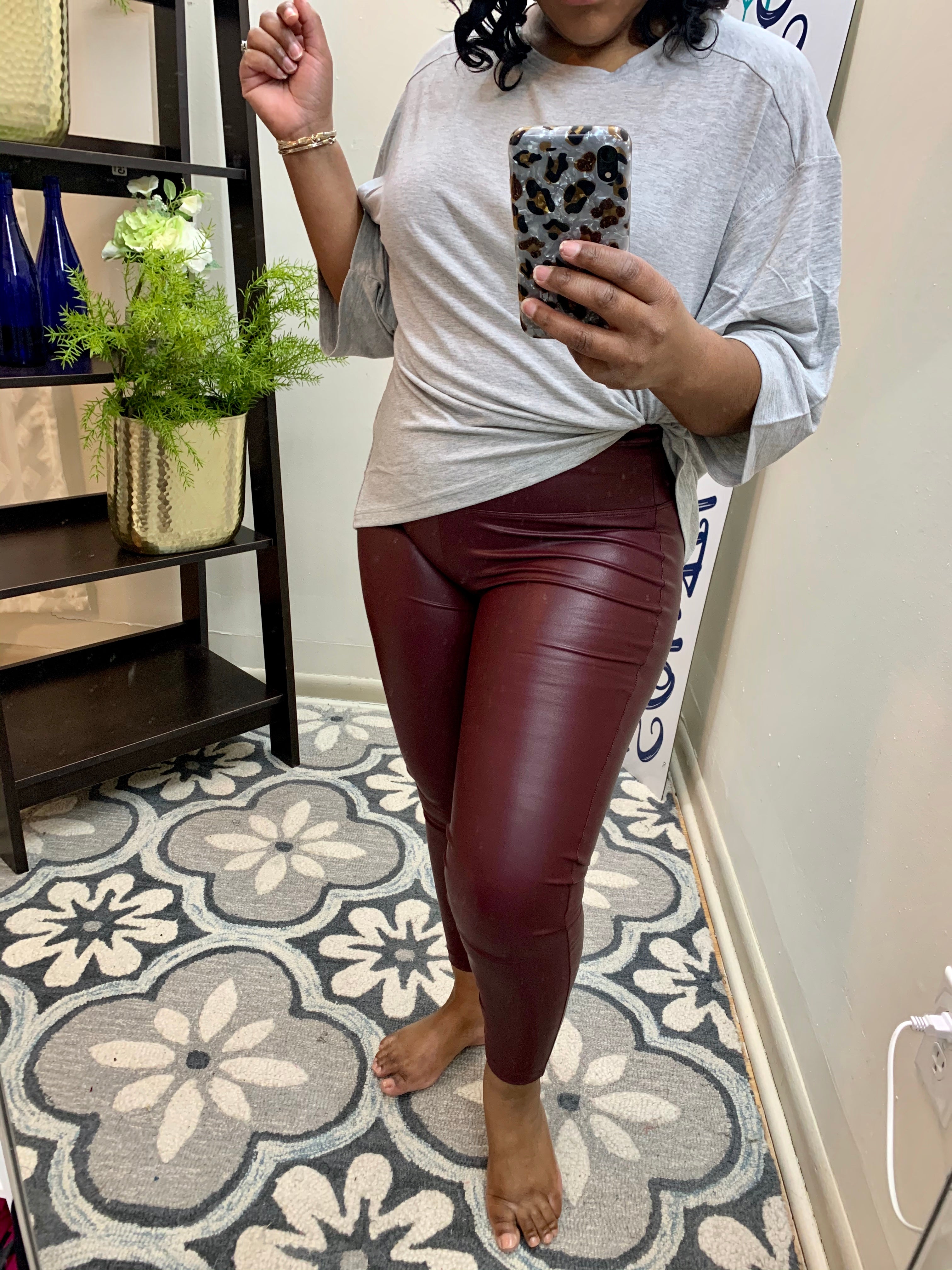 It's The Liquid II ꟾ Faux Leather Leggings - Shiny Burgundy – B Klassi  Boutique